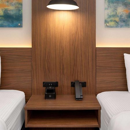 La Quinta By Wyndham Angleton Hotell Exteriör bild