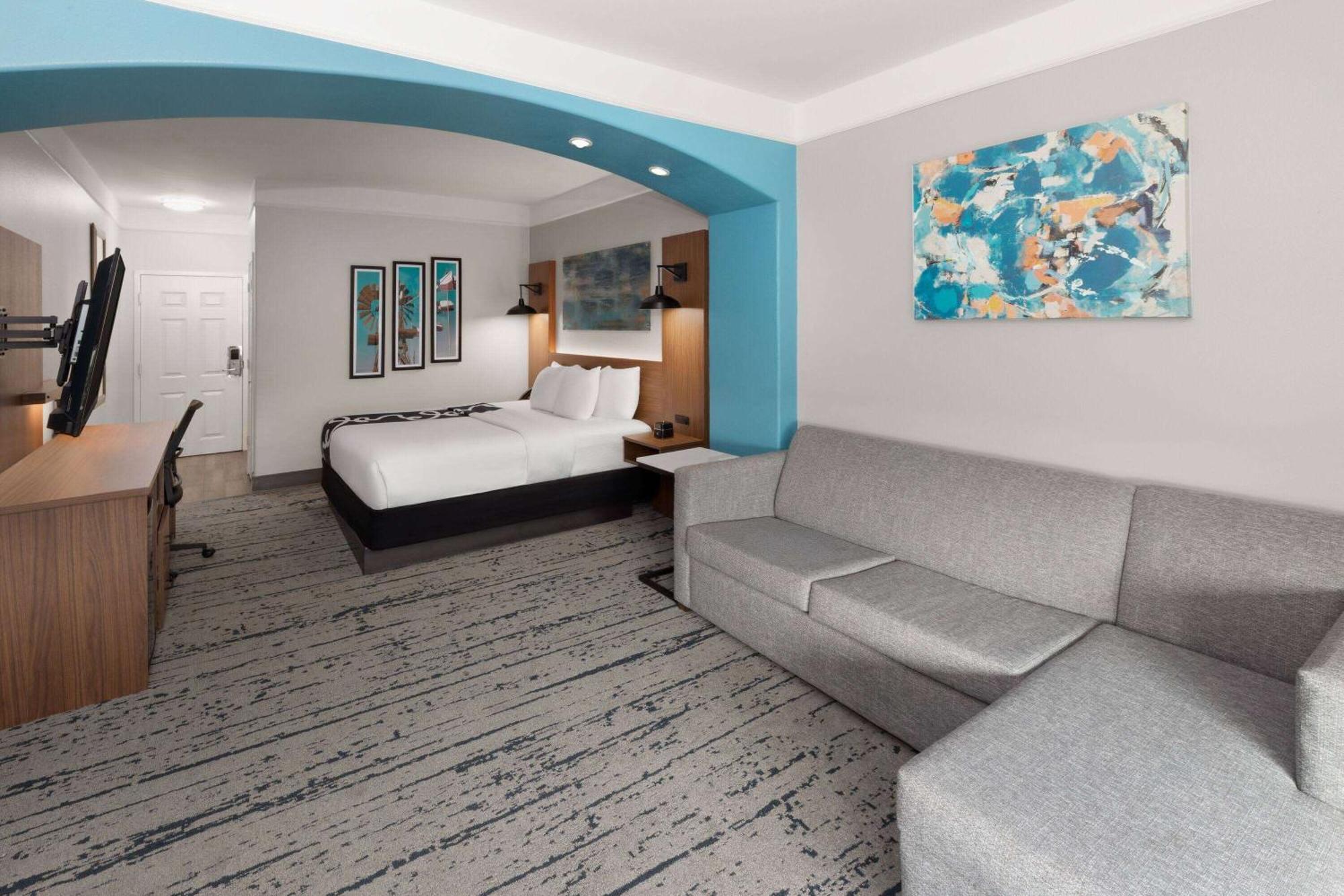 La Quinta By Wyndham Angleton Hotell Exteriör bild