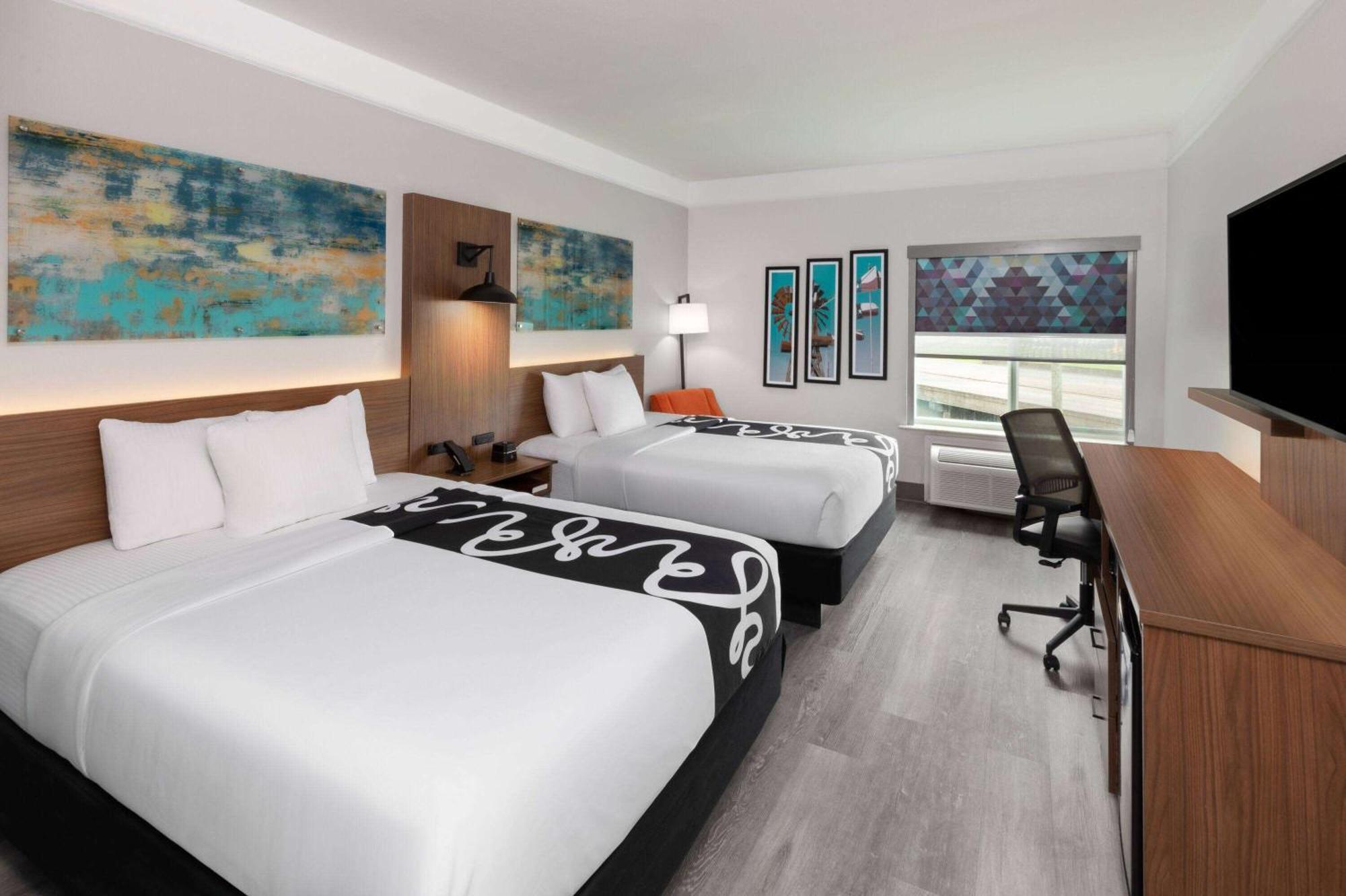 La Quinta By Wyndham Angleton Hotell Exteriör bild