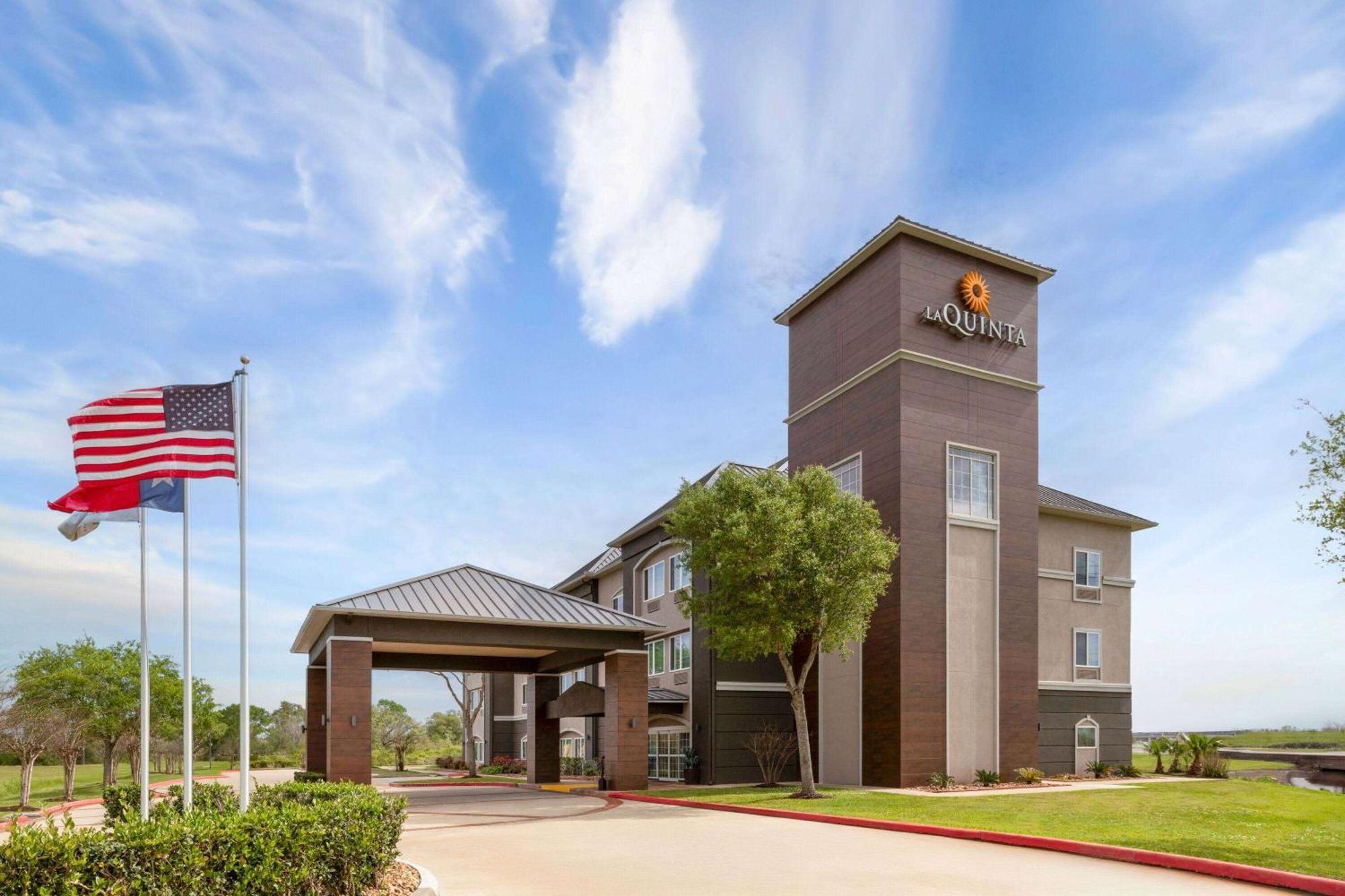 La Quinta By Wyndham Angleton Hotell Exteriör bild