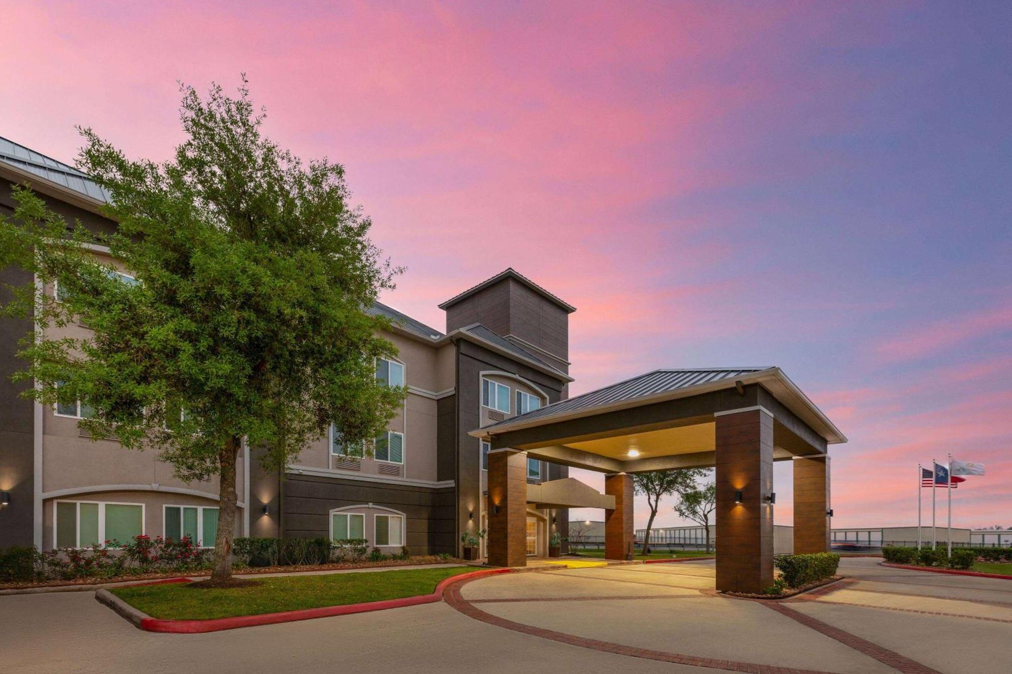 La Quinta By Wyndham Angleton Hotell Exteriör bild